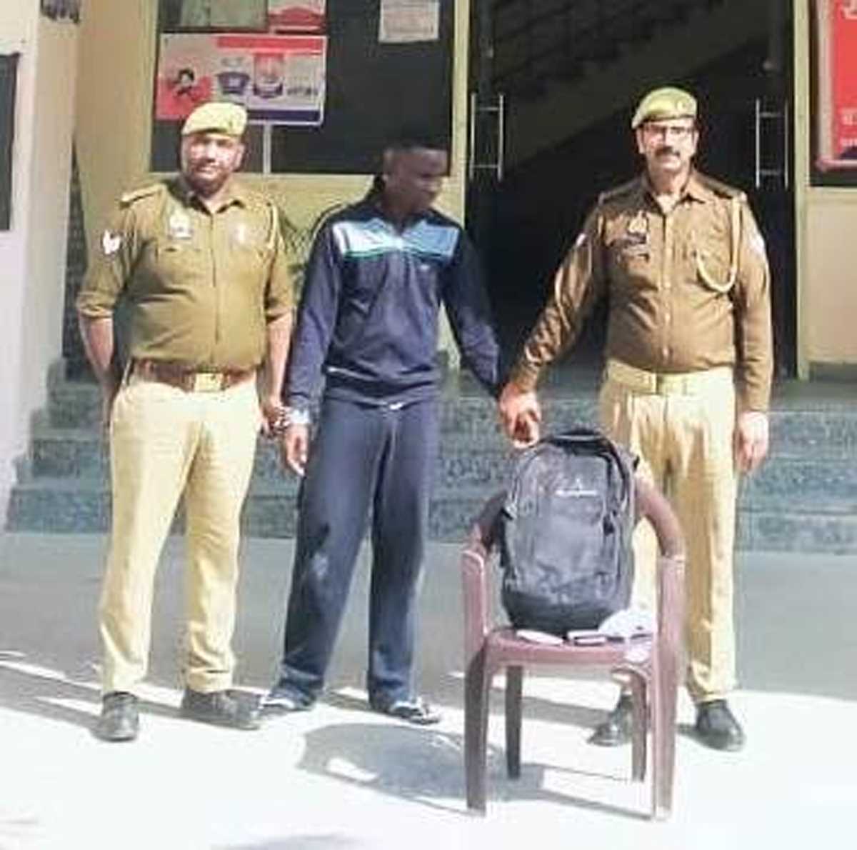 छात्रों को गांजा सप्लाई करने वाला विदेशी नागरिक गिरफ्तार, साथी पहले हो चुका है गिरफ्तार